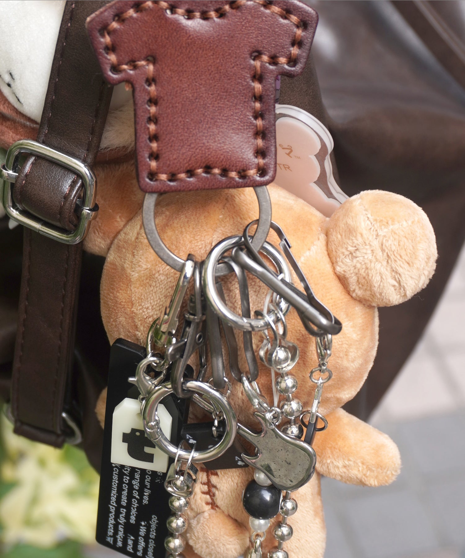 large carabiner_multi_leather_garment-1