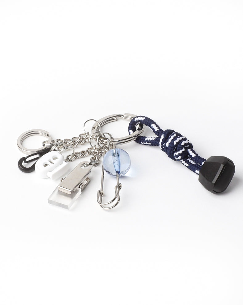 a girl who can't throw anything awaybecause of too many memories [008] [blue]