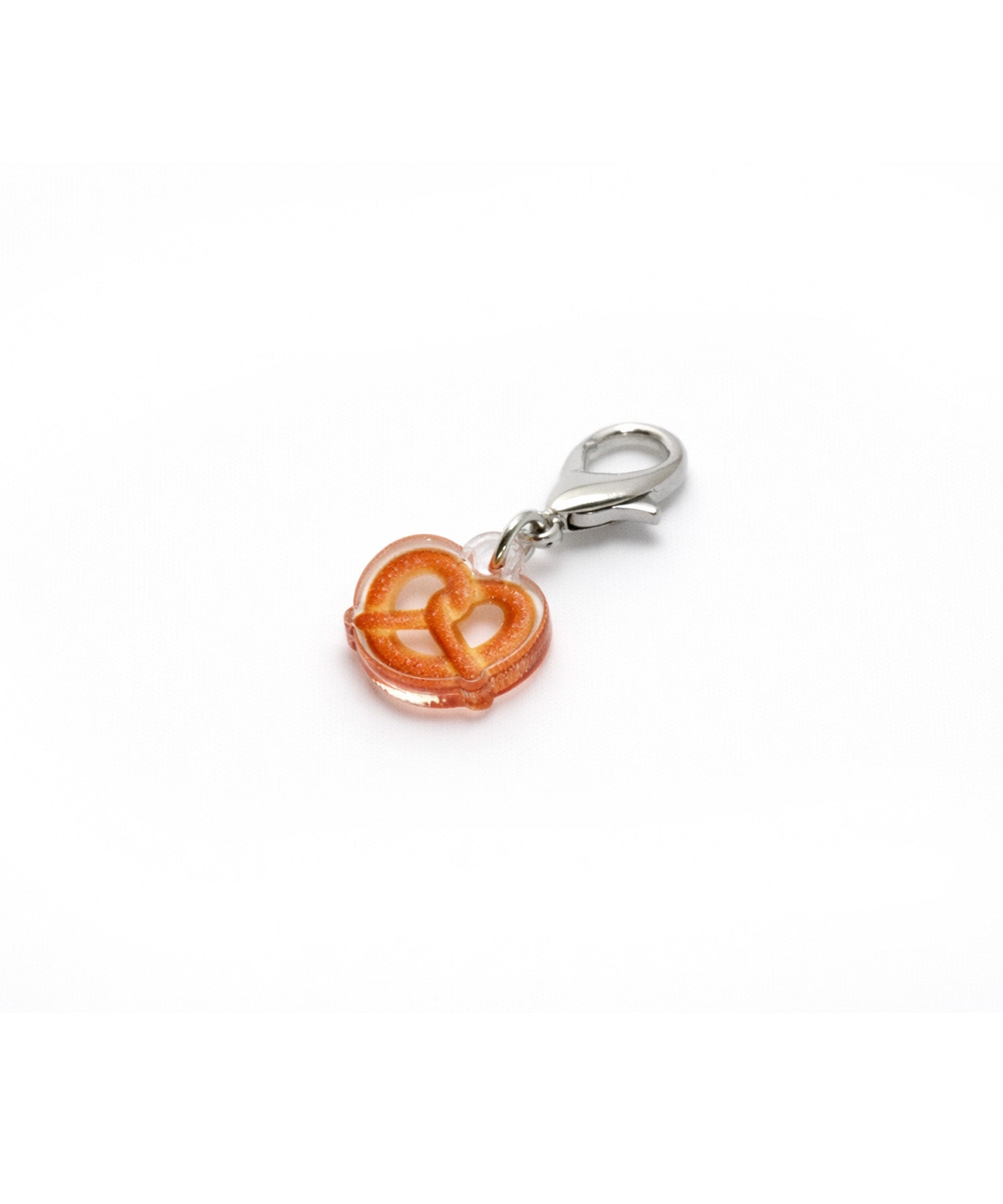 acrylic pretzel-zoom-1