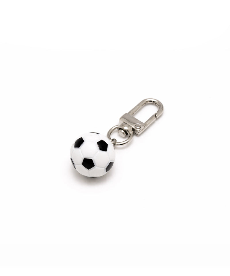 single sports_soccerball-zoom-